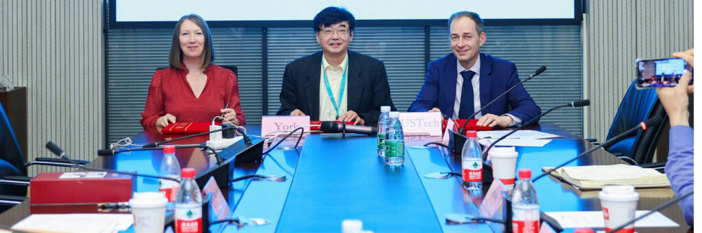 From left to right: Lassonde Dean Jane Goodyer, SUStech Dean of Engineering Zhenge Xu, Schulich Dean Detlev Zwick.